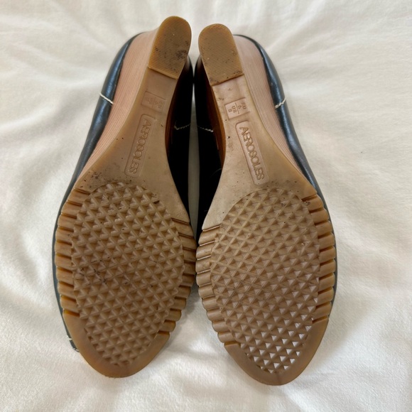 ✨ Aerosoles Black Sleigh Thread Peep Toe Wedges – Size 8 ✨ - Picture 5 of 7